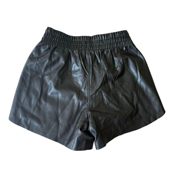 NEW Abercrombie & Fitch Vegan Leather Dolphin Hem Shorts Size XS Black Pull On - Picture 3 of 11